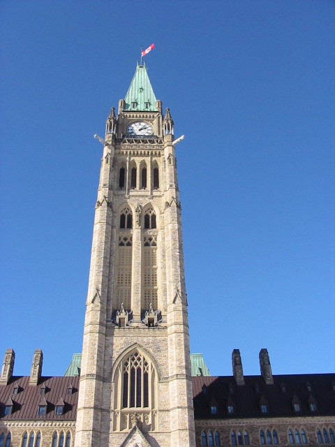 The Peace Tower...  You may notice that the flag is at half mast.  This is indeed because I casually mentioned to thier Prime Minister that Canadian beer sucked and Australian beer was better.  Naturally, he instantly announced a day of mourning.