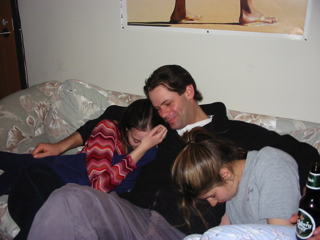 Something strange happened in the room which put the two lovely Aussie ladies to sleep and made me giggle.